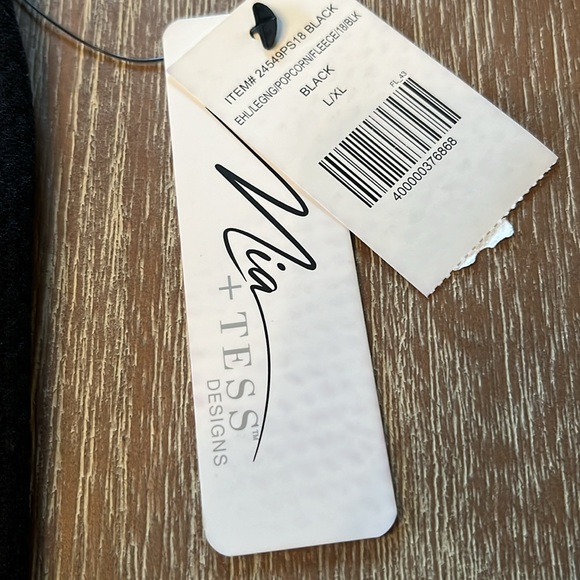 Mia and Tess from Paper Store fleece lined leggings size L/XL Black textured - Picture 2 of 5